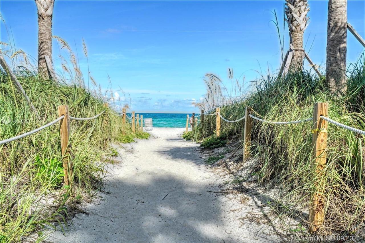 Ocean Front Units At Miami Beach Exterior foto