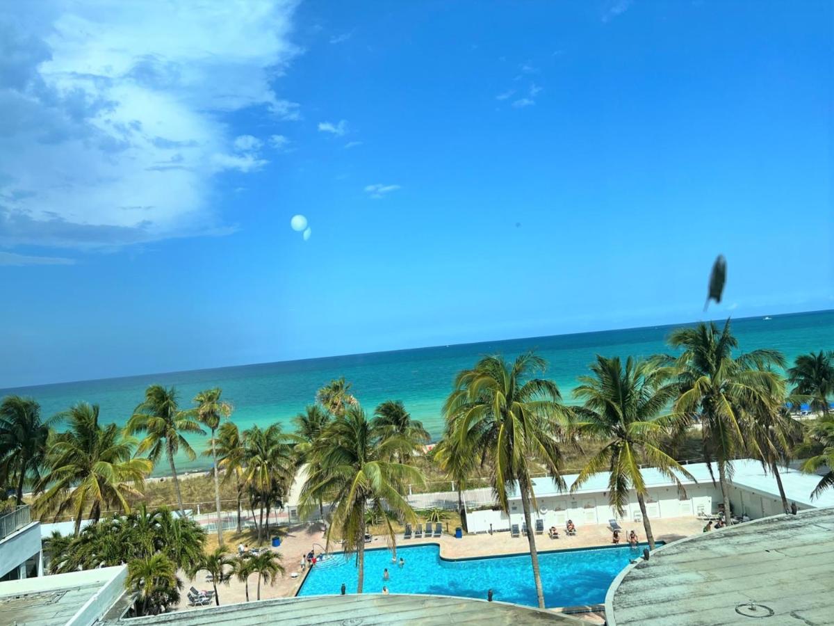 Ocean Front Units At Miami Beach Exterior foto